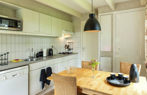 Zonnemaire House | Cosy holiday home with large garden