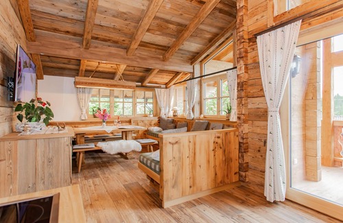 Lofer Apartment | Cosy holiday home with lift near ski lift