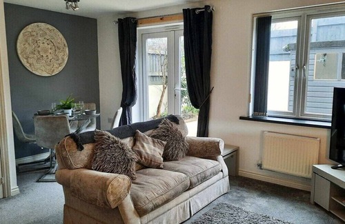 Clearbrook House | Cosy Home close to Derriford Hospital & Marjon Uni