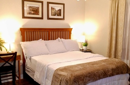 Wilmer House | Cosy home in Wilmer, Tx.