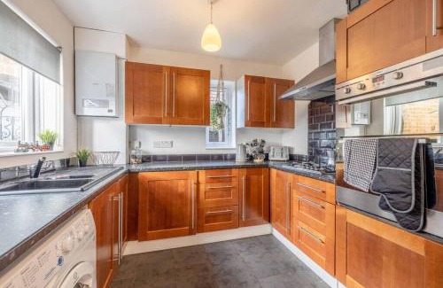 Bray on Thames House | COSY HOME NEAR DORNEY, WINDSOR & Free Parking