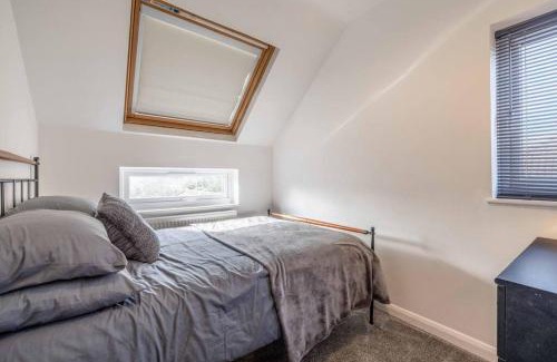 Bray on Thames House | COSY HOME NEAR DORNEY, WINDSOR & Free Parking