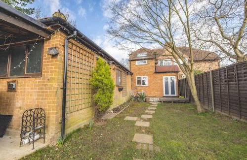 Bray on Thames House | COSY HOME NEAR DORNEY, WINDSOR & Free Parking