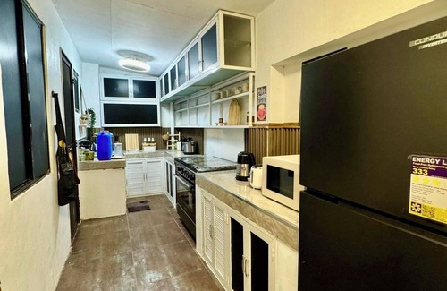 San Pablo House | Cosy home near tourist destinations, resorts & 1hr drive to beach. Pet-friendly!