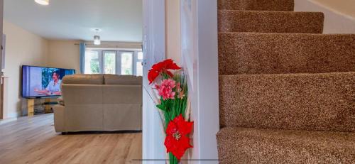 Corby House | Cosy Home-Sleeps 5- Private Garden- Free Parking