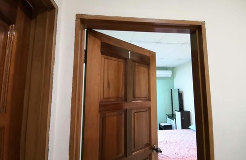 Ulu Tiram House | Cosy Homestay Ulu Tiram - Room only
