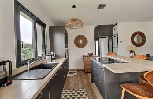 Andernos-les-Bains House | Cosy house 5 minutes from the Bétey beach, shops and cycle paths.n