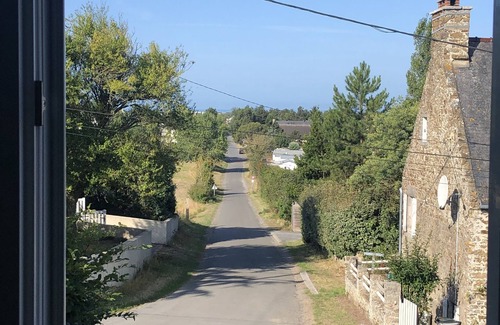 Agon-Coutainville House | Cosy house for 4 people with enclosed garden, open view 1 km from the sea