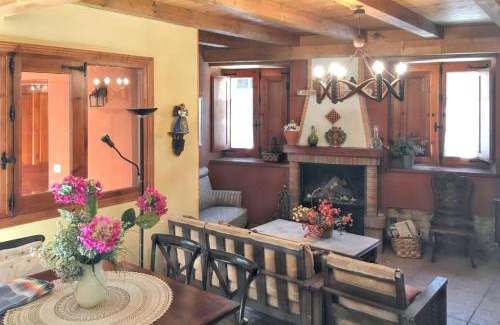 Castrillo de San Pelayo House | Cosy House in Veguellina de Órbigo with Fenced Garden