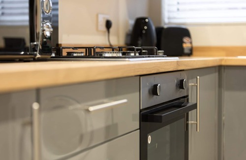 Runcorn House | Cosy House in Runcorn: Perfect for Families & Business Travelers! Free Parking