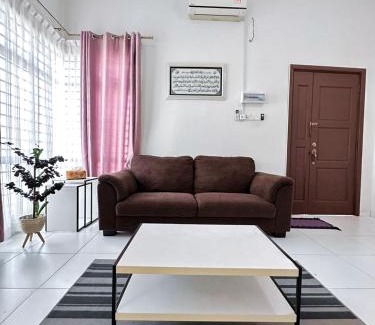Bukit Baru House | Cosy House For Family Or Group In Bukit Beruang Melaka