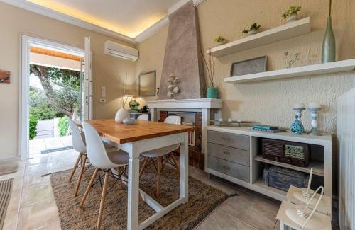 Markopoulo Mesogaias House | cosy house near the airport and the beach