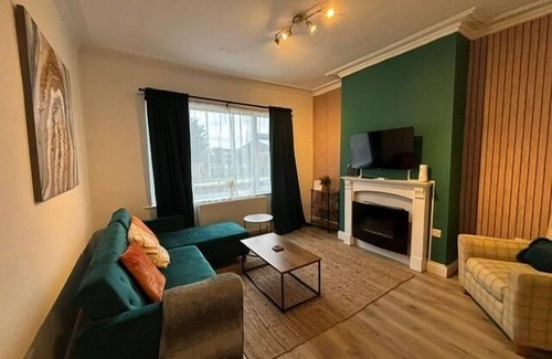 Awsworth House | Cosy House sleeps up to 7. Contractors/Families
