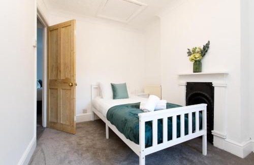 Bishop's Stortford House | Cosy House - Stanstead Airport