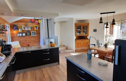 Chorges House | Cosy house with view and garden