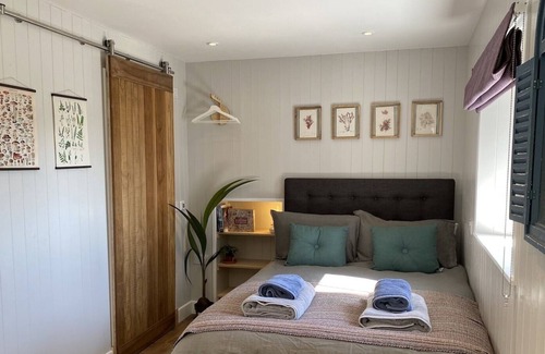Isle of Jura Cottage | Cosy island cottage retreat for 2 with hot tub & sauna. Isle of Jura