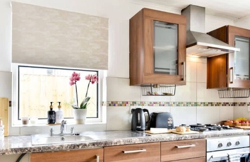 Hanwell House | Cosy King Room in Hanwell, 10 Minutes to Station