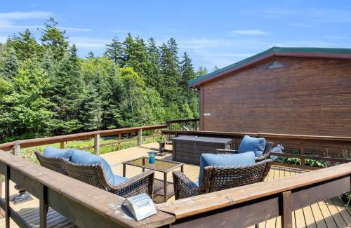 Clifton Royal House | Cosy Lake Paradise 4-Bed Retreat Pet Friendly
