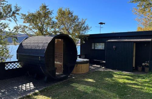Kjosarhreppur House | Cosy lakeview cabin 45 minutes from Reykjavik