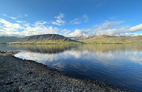 Kjosarhreppur House | Cosy lakeview cabin 45 minutes from Reykjavik