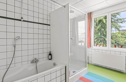 Sint-Michiels House | Cosy large townhouse next to free parking and bus to Bruges