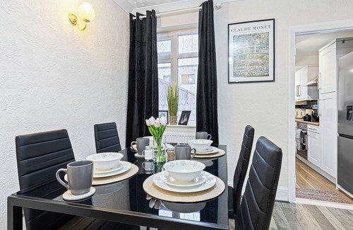 Watford House | Cosy Layam near Watford Harry Potter Studios