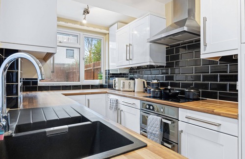 Watford House | Cosy Layam near Watford Harry Potter Studios
