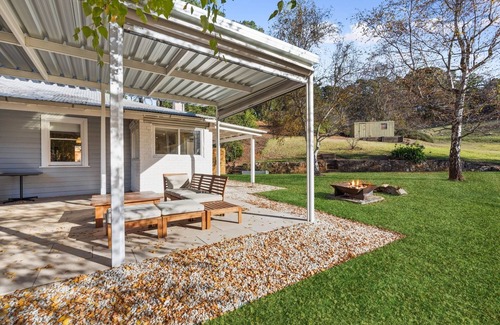Lenswood House | Cosy Lenswood Moemoea Cottage, in the heart of Adelaide Hills Wine region
