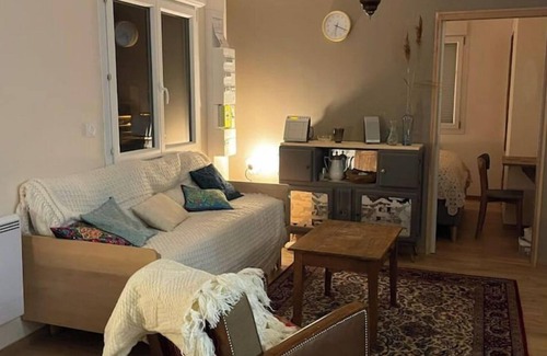 Vaudeurs House | Cosy little house at the foot of the forest