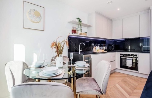 Woolwich Riverside Apartment | Cosy London Apartment near River Thames