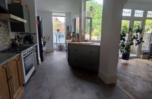 Streatham Hill House | Cosy London Family House Plus Sweet Cat