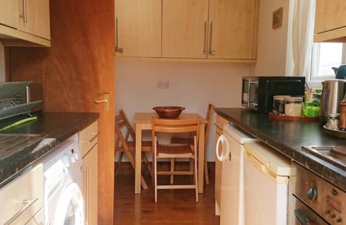 Somers Town Apartment | Cosy luminous 1 bedroom with balcony, tube at 3min