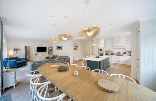 Portsalon Cottage | Cosy, luxury, five bedroom cottage in Portsalon, Donegal next to famous beach.