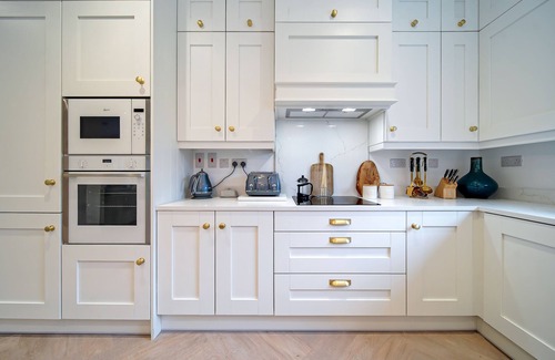 Portsalon Cottage | Cosy, luxury, five bedroom cottage in Portsalon, Donegal next to famous beach.