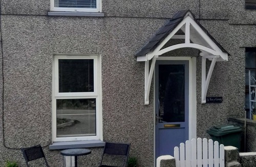 Porthmadog House | Cosy Mews House Close to Harbour