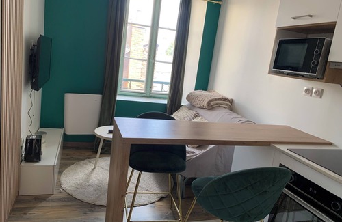 Dinan - Saint-Malo Apartment | Cosy, modern apartment in a central location close to all amenities