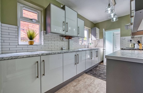 King's Heath House | Cosy Modern