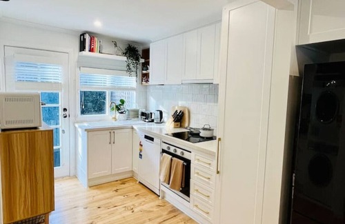 Oak Park House | Cosy Modern RetreatI CourtyardI Parking*FREE1night