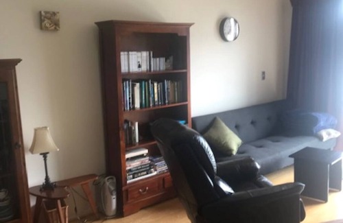 Auckland Apartment | Cosy Morningside Hideaway in the Eden Park neighbourhood.
