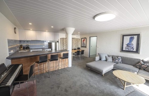 Mount Buller House | Cosy Mount Buller Blue Bird Apartment. In the heart of the village!