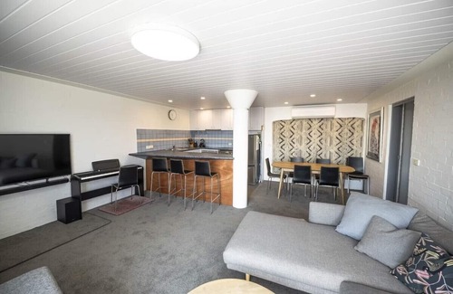 Mount Buller House | Cosy Mount Buller Blue Bird Apartment. In the heart of the village!