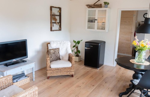 Municipality of Epe House | Cosy nature cottage with terrace and wide views