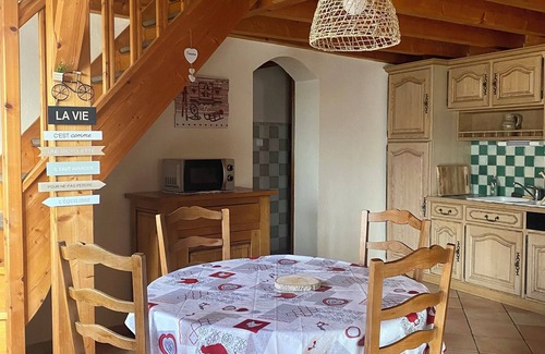 Espinasses House | Cosy nest in Théus with panoramic view