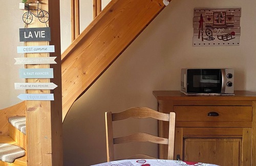 Espinasses House | Cosy nest in Théus with panoramic view