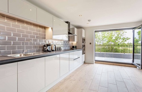 Highfields Caldecote Apartment | Cosy Nook Five - Two Bedroom Apartment, Sleeps 4