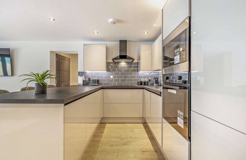 Highfields Caldecote Apartment | Cosy Nook One - Two Bedroom Apartment, Sleeps 4