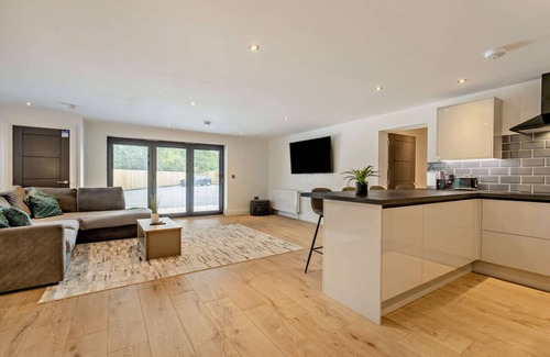 Highfields Caldecote Apartment | Cosy Nook One - Two Bedroom Apartment, Sleeps 4