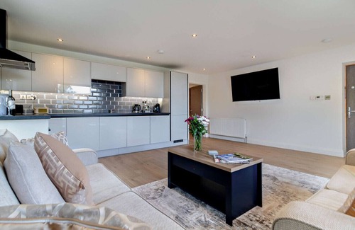 Highfields Caldecote Apartment | Cosy Nook Six - Three Bedroom Apartment, Sleeps 6