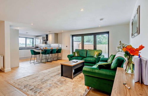 Highfields Caldecote Apartment | Cosy Nook Three - Three Bedroom Apartment, Sleeps 6