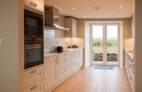 Berwick-upon-Tweed Cottage | Cosy Northumberland farm cottage with hot tub in quiet location